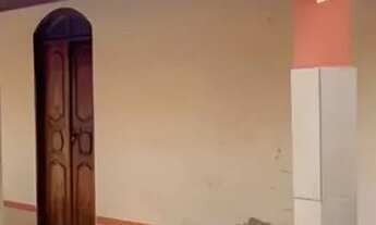 Imagem: Casa de esquina com amplo terreno à Venda