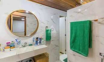 Imagem 4: 5 quartos sendo 2 suites, piscina, area gourmet, vaga, reformado