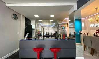 Imagem 3: APARTAMENTO TOTALMENTE REFORMADO COM VISTA MAR EM COQUEIROS - FLORIANÓPOLIS/SC