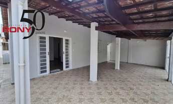 Imagem 3: Ampla casa de 3 dormitórios sendo1 suite com banheira!