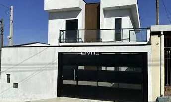 Imagem: Sobrado em fase final de construção