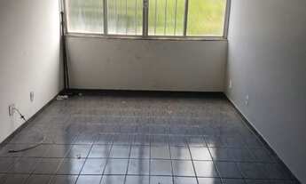 Imagem 7: Apartº 1º andar, reformado, cortinas, sprit,armario, desocupado, frente pra av. garagem