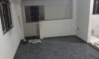 Imagem 2: Casa 2 quarto luz incluso