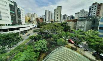 Imagem 4: Amplo apto 3 quartos, suíte, varanda e DCE. Prédio individual, com elevador