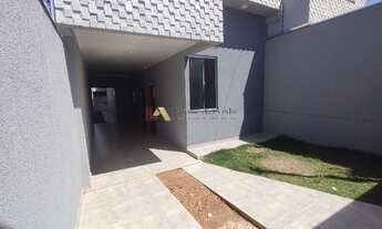 Imagem: Casa Nova no Bairro São Carlos, com armários