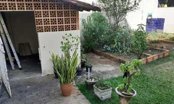 Imagem 7: Casa para venda possui 215 metros quadrados com 4 quartos em Santa Amélia - Belo Horizonte