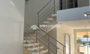 Imagem 6: Casa de condomínio sobrado para aluguel possui 350 metros quadrados com 4 quartos