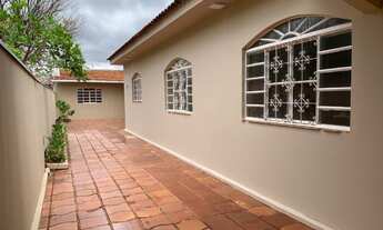 Imagem 4: Casa bem ampla com 4 quartos e 1 Suíte no Bairro Santo Antônio - R$490mil