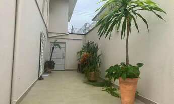 Imagem 5: Casa para aluguel e venda com 250 metros com 8 quartos, 5 vagas