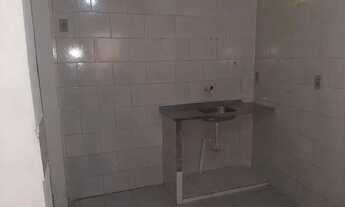 Imagem 4: Kit net ao lado da estação trem costa barros