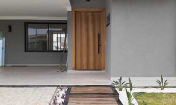 Imagem 2: Casa de condomínio térrea para venda possui 286 metros quadrados com 4 quartos