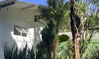 Imagem: Linda casa espaçosa em chácara ensolarada