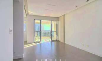 Imagem 7: Apartamento original 3q transformado em 2 com sala ampliada , 90m2, andar médio, sol da ma