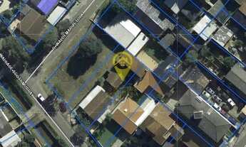 Imagem 2: Casa com amplo terreno no Santa Cândida - Curitiba