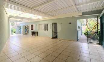 Imagem 6: Terrea, frente a Praça, com entrada independente para seu escritorio! É só mudar, esta pro