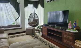 Imagem 6: Imóvel para aluguel e venda tem 300 metros quadrados com 5 quartos