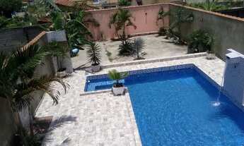 Imagem 3: Casa de praia com piscina