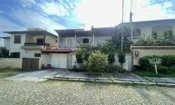 Imagem: Casa - 333 m2 área útil - em Condomínio