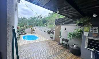 Imagem: Casa a venda com 3 suites no bairro Córrego