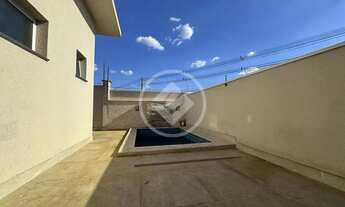 Imagem 14: Linda casa Térrea no Condomínio Primor das Torres, com três espaçosas suítes, ampla sala