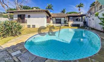 Imagem: Casa com 4 Dormitórios (2 Suítes) à Venda