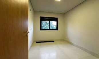 Imagem 2: Sobrado para venda possui 223 metros quadrados com 4 quartos em Jardim Atlântico - Goiânia