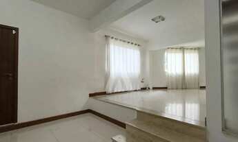 Imagem 2: Casa comercial localizada no bairro Atiradores, composta por 6 salas e vaga de garagem cob