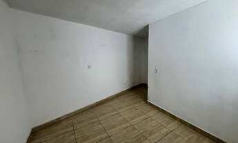 Imagem 5: Alugo Galpão: 200m2. Mezanino 4 banheiros porta automática