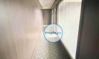 Imagem 4: Laje comercial com 218m² piso elevado com carpete, 04 banheiros, salas de reuniões e 08 va