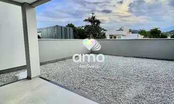 Imagem 2: Casa no centro da Guabiruba, 3 quartos sendo 1 suíte e 1 demi-suíte