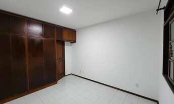 Imagem 4: Casa com suítes, varandas e garagem