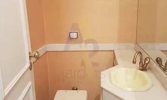 Imagem 4: Apartamento espaçoso com 3 dormitórios, sendo 2 suítes com janelões em rua tranquila do Ja