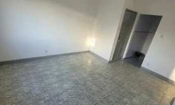 Imagem 3: Alugo excelente apartamento em Cavalcanti, rua tranquila