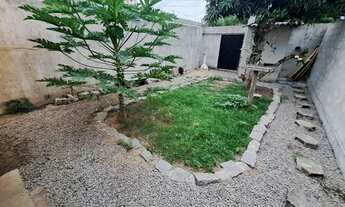 Imagem 4: Duas casas a poucos metros da Praia dos Recifes - Vila Velha - ES