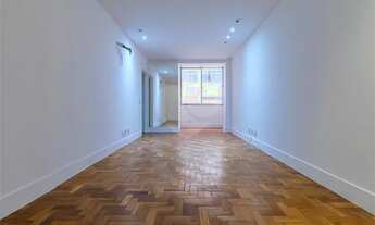 Imagem: Laranjeiras em rua arborizada 90m² reformado