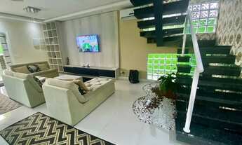 Imagem 2: Sobrado para venda possui 300 metros quadrados com 5 quartos em Real - Praia Grande - SP