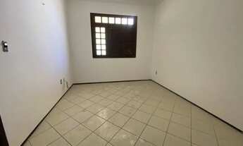 Imagem 7: Vende ou aluga Casa duplex com 4 quartos, gabinete, 10 vagas de garagem, amplo recuo
