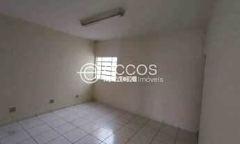 Imagem 3: Casa comercial para aluguel, 3 quartos, CENTRO - ARAGUARI/MG