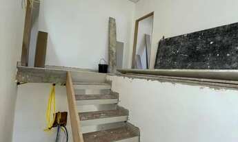 Imagem 4: Casa à Venda em Atibaia 3 Suítes, Piscina e Tecnologia Sustentável