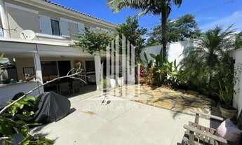 Imagem 2: Imperdível casa à venda em Santana de Parnaíba-SP, Tamboré: 3 quartos, 1 suíte, 5 banheiro