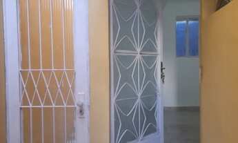 Imagem: Kitnet tipo casa, sala cozinha, banheiro