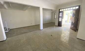 Imagem 3: Vende ou aluga Casa duplex com 4 quartos, gabinete, 10 vagas de garagem, amplo recuo