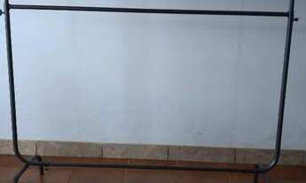 Imagem 2: Móveis para Loja Usados em bom estado de conservação..