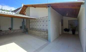 Imagem 2: RESIDÊNCIA IMPECÁVEL COM 4 DORMITÓRIOS + EDÍCULA NA AGRONÔMICA