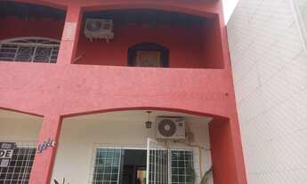 Imagem: Vendo um sobrado e uma casa, ideal para