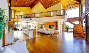 Imagem 3: Uma casa que dispensa palavras, com lazer, privacidade e mobília para venda