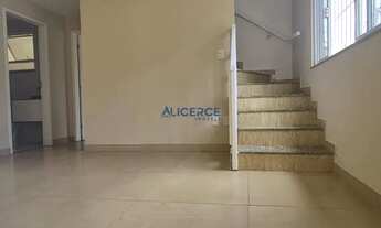 Imagem 2: Casa Duplex à Venda no Bairro São Pedro Excelente Localização - 3 Quartos