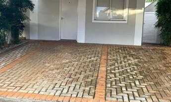 Imagem 2: Casa à Venda em Condomínio Vila do Golf