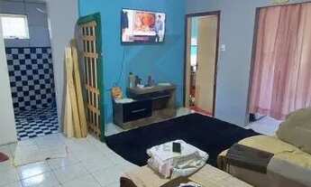 Imagem 2: Excelente casa com 02 dormitórios, sala de estar, cozinha, 02 banheiros sociais, área de s