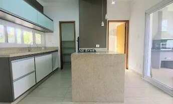 Imagem 2: Casa de condomínio sobrado para aluguel e venda possui 300 metros quadrados com 4 quartos